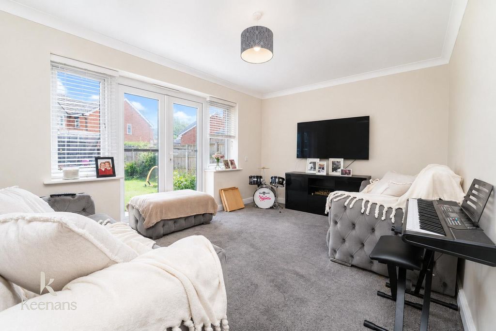 Property photo 2 of 21 15-19.Jpg