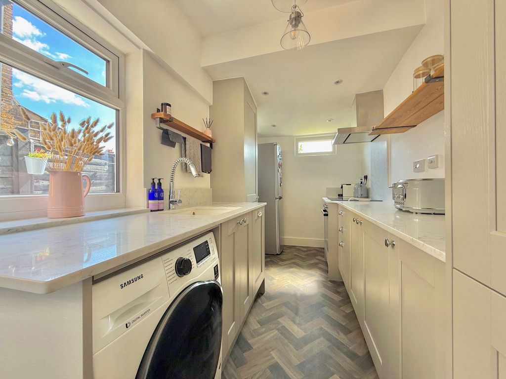 Property photo 2 of 13 Kitchen