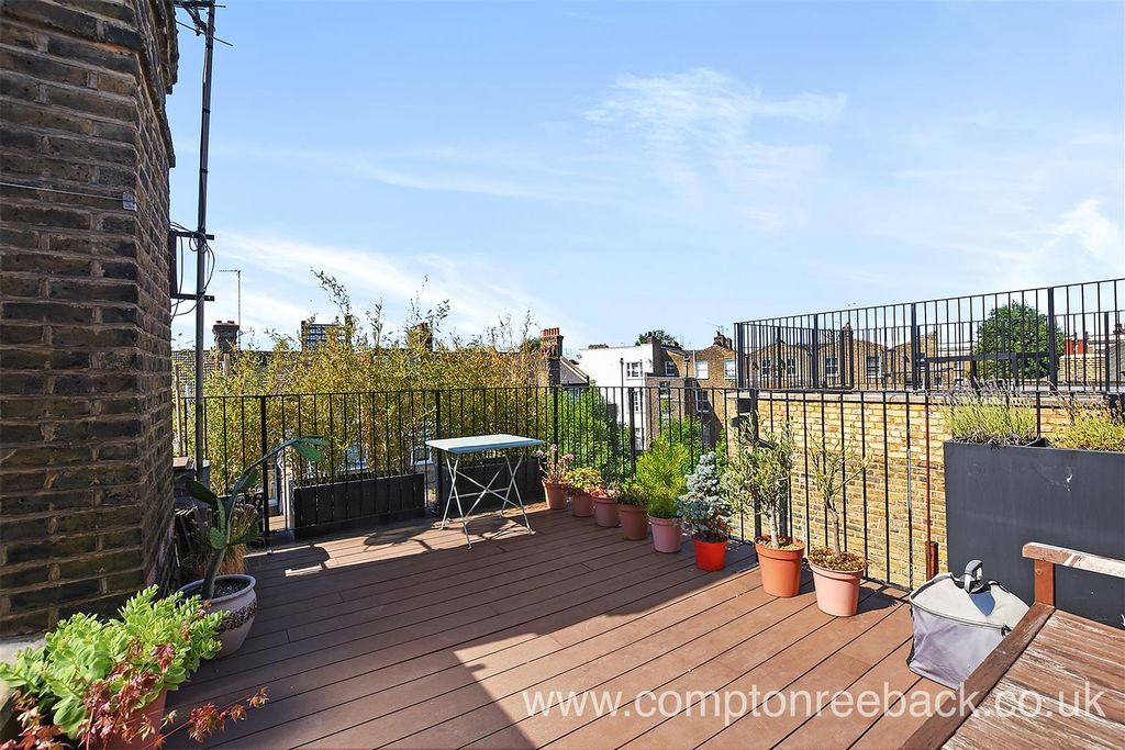 Property photo 2 of 9 Terrace
