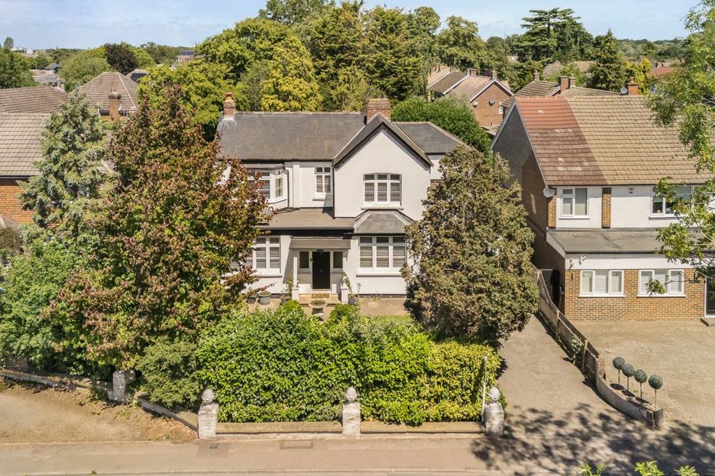 Property photo 1 of 11
