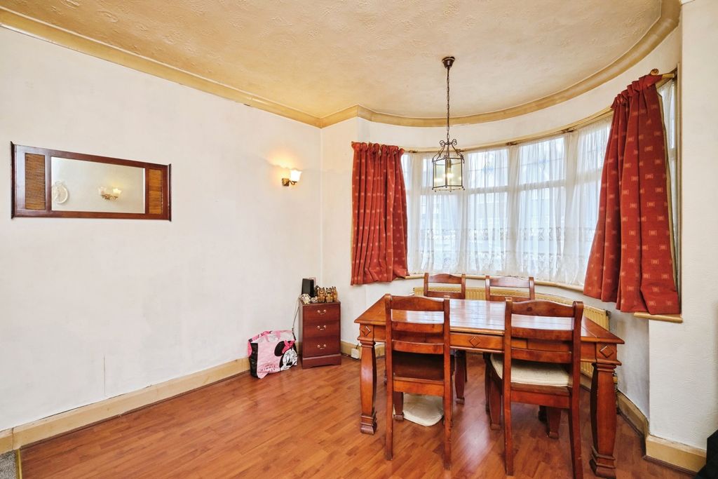 Property photo 3 of 20 Pbox-Img.Jpg