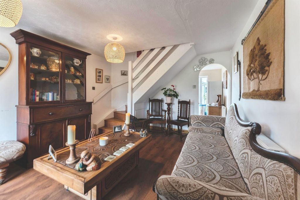 Property photo 3 of 17