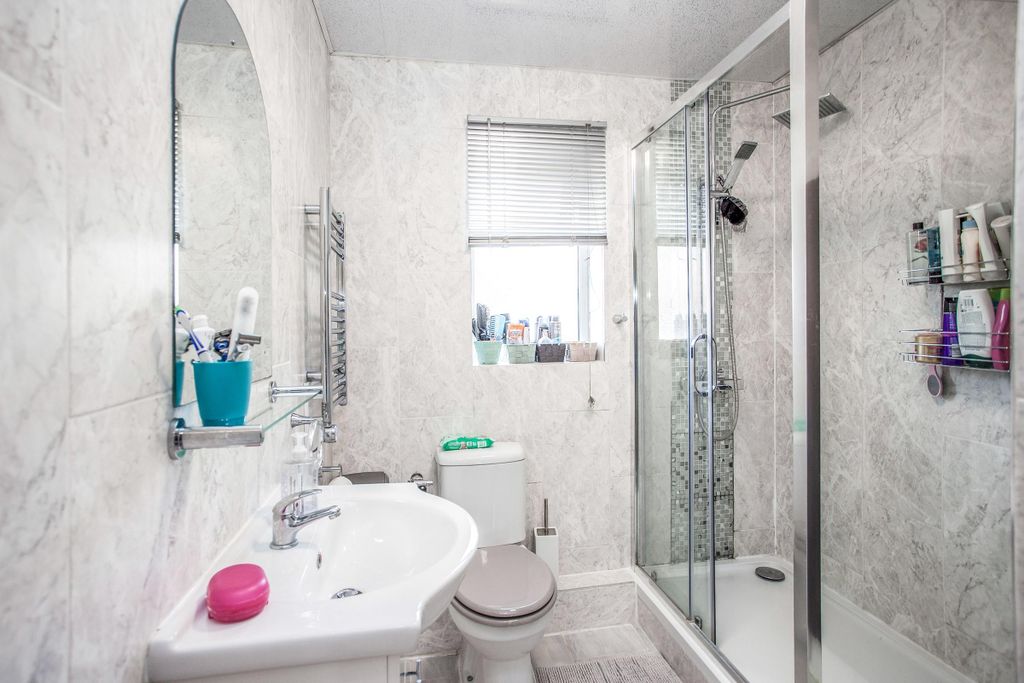 Property photo 2 of 11 Image