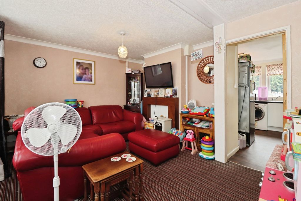 Property photo 3 of 11 Pbox-Img.Jpg