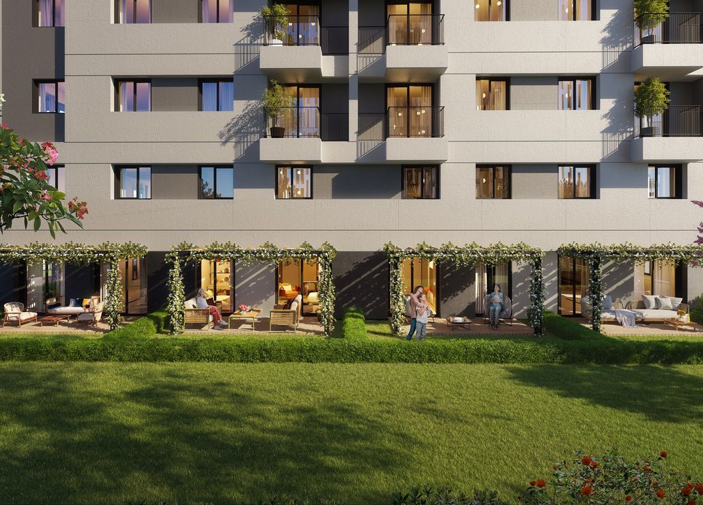 Property photo 3 of 12 Luxury Istanbul Apartments - Bagcilar - Garden Apartment On Offer