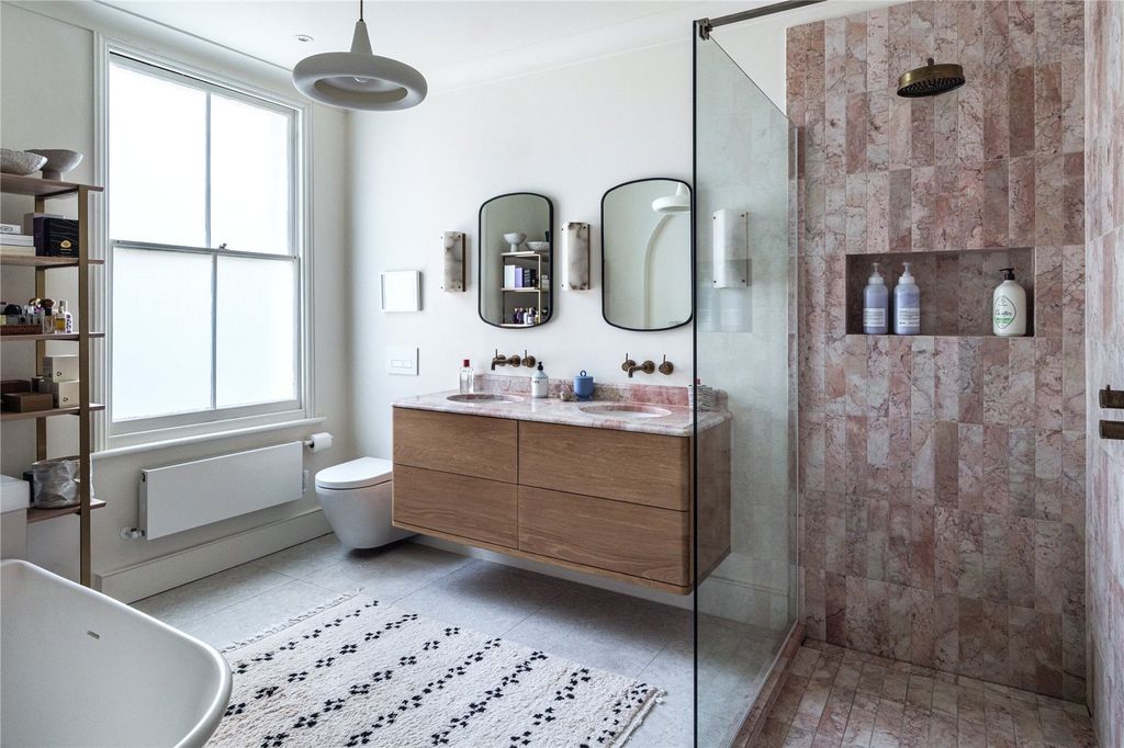 Property photo 2 of 27 Picture No. 17