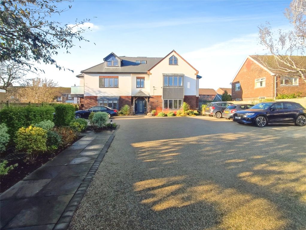 Property photo 1 of 16 Picture No. 04