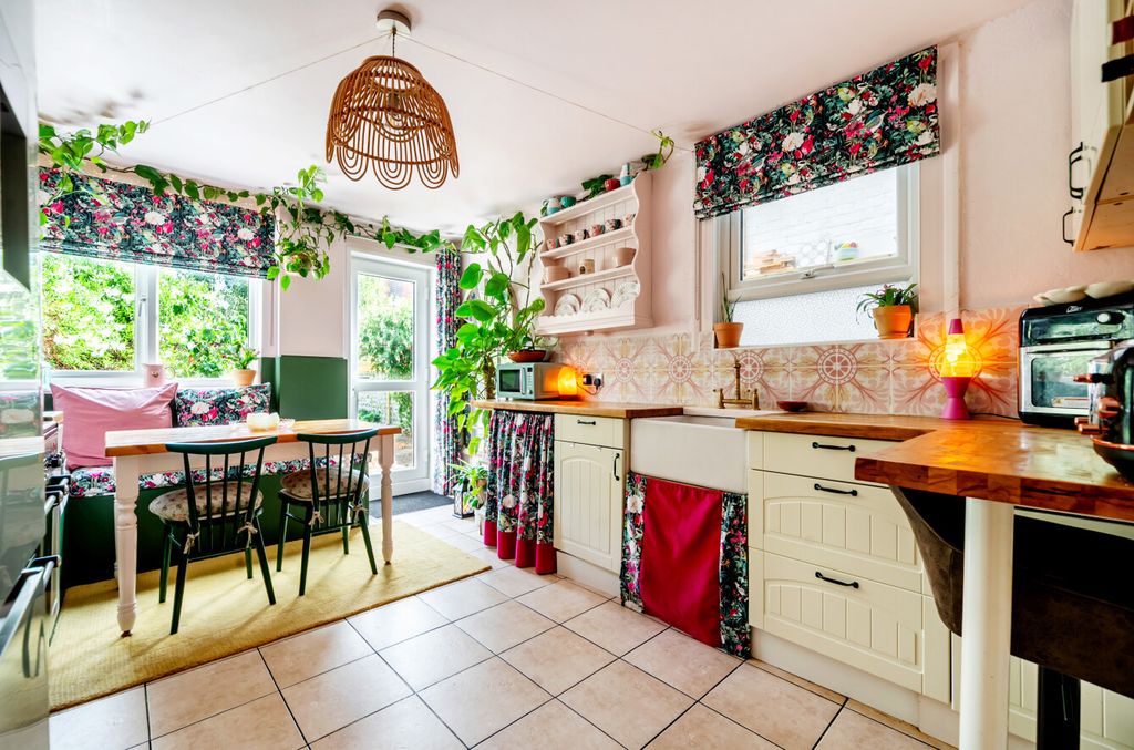 Property photo 2 of 19 1516191-13-1A07B8...