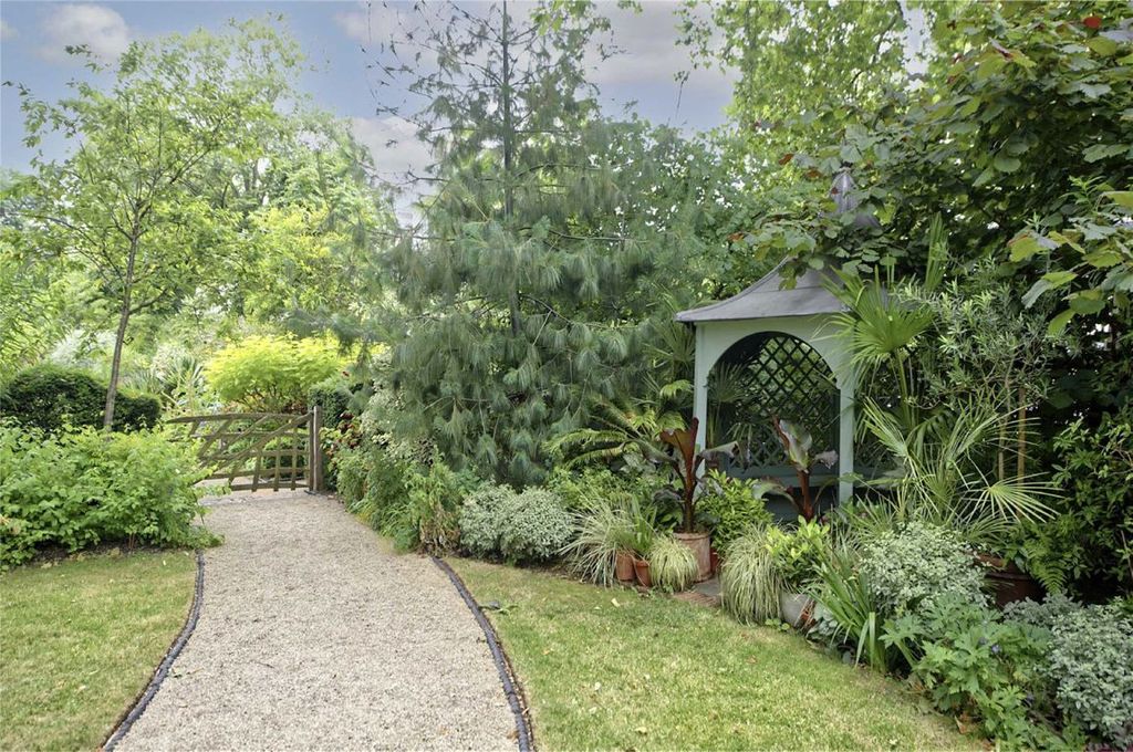 Property photo 3 of 10