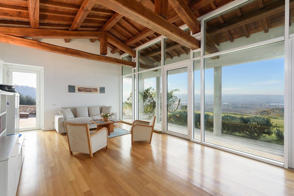 Property photo 1 of 29