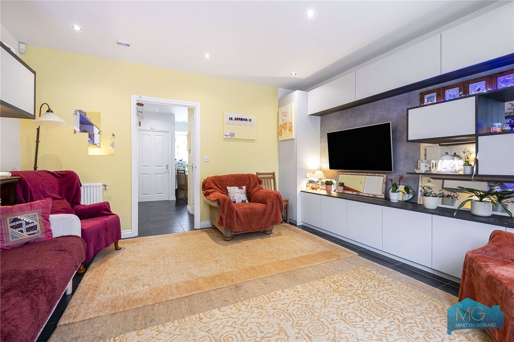 Property photo 2 of 16 Picture No. 28