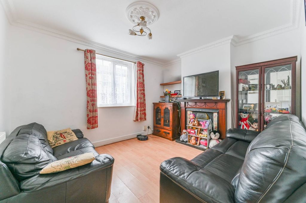 Property photo 1 of 12