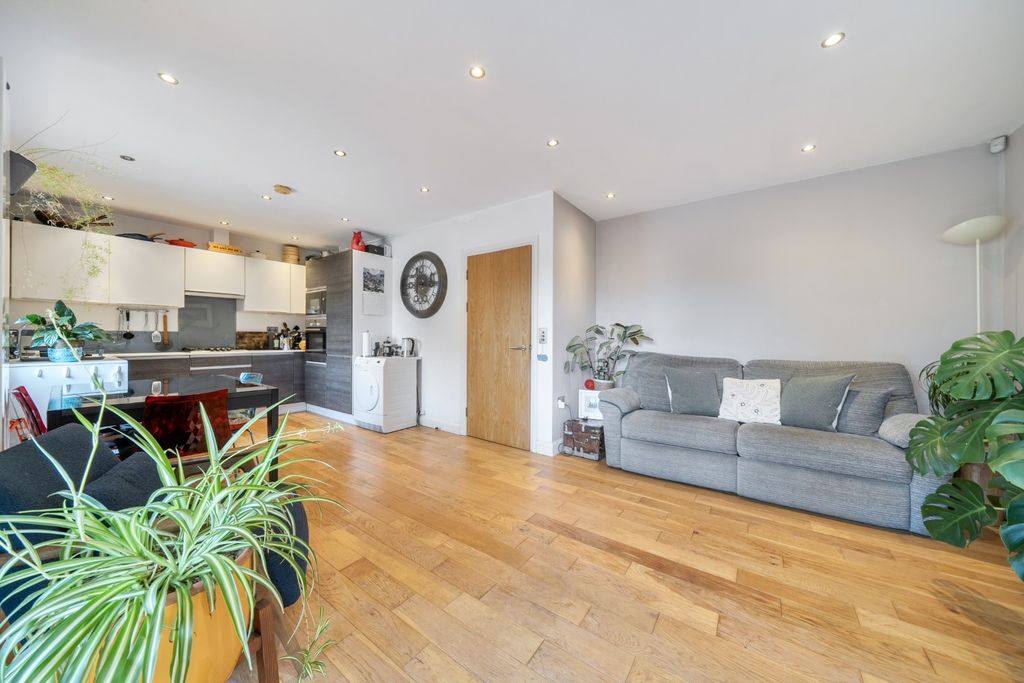 Property photo 1 of 22 5520470