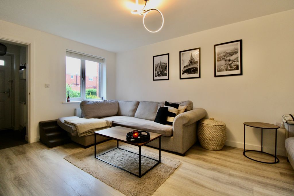 Property photo 3 of 14 Lounge Angle 2