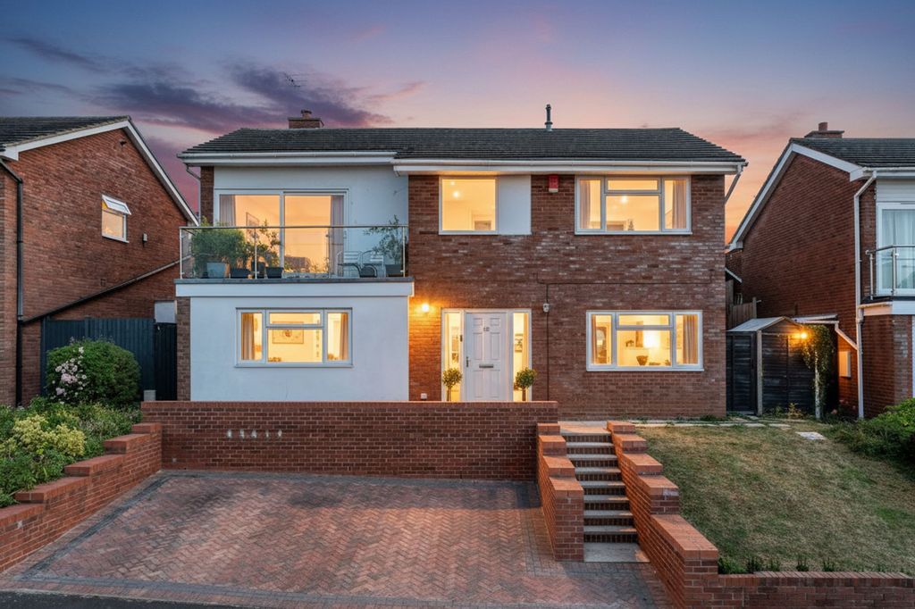 Property photo 1 of 21