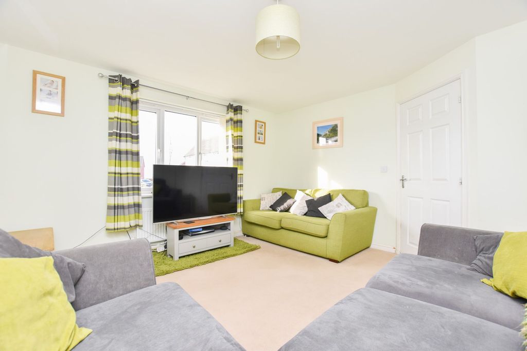 Property photo 2 of 20 Living Room