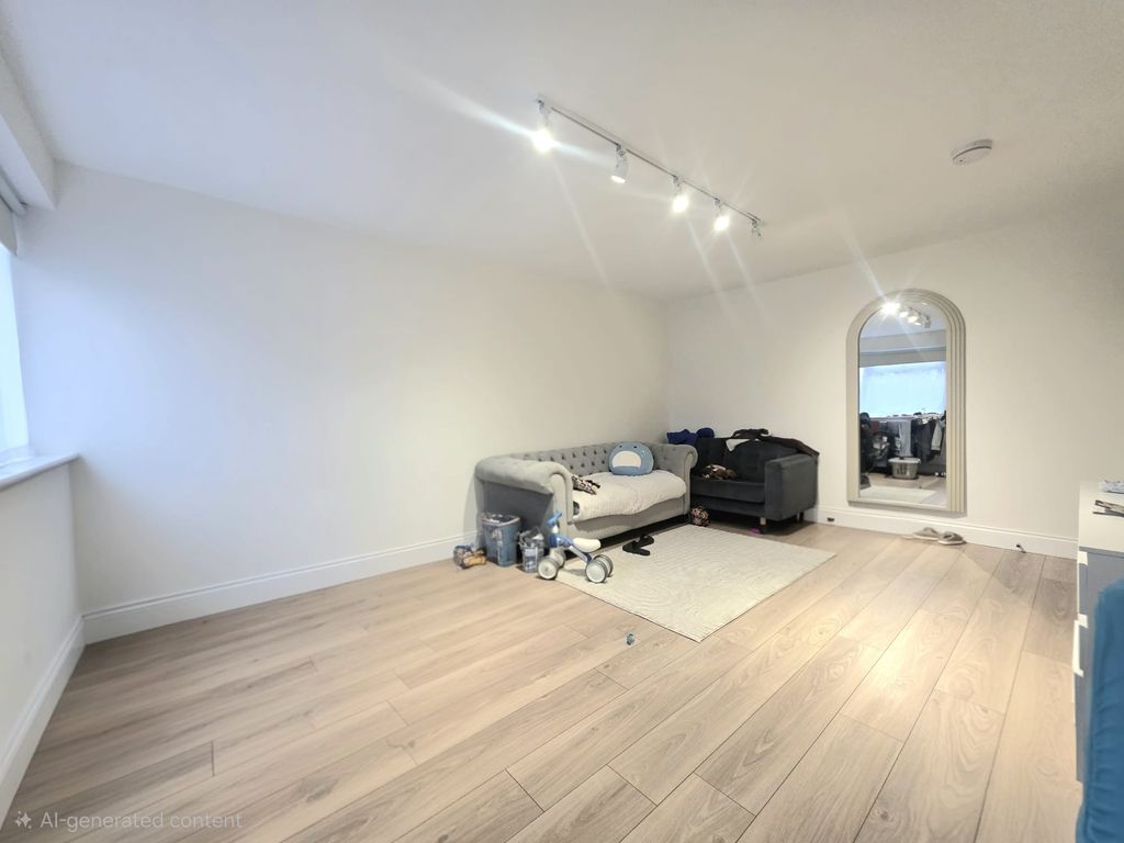 Property photo 2 of 12 12