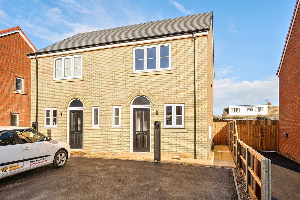 Property photo 1 of 20