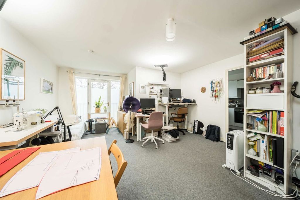 Property photo 2 of 5