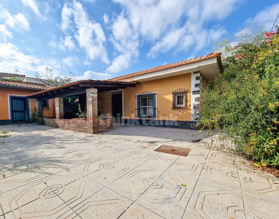 Property photo 2 of 37