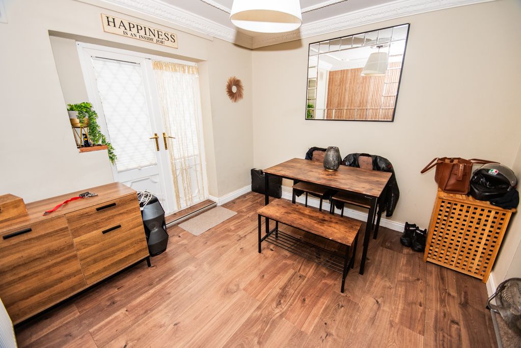 Property photo 3 of 16 6 (37)