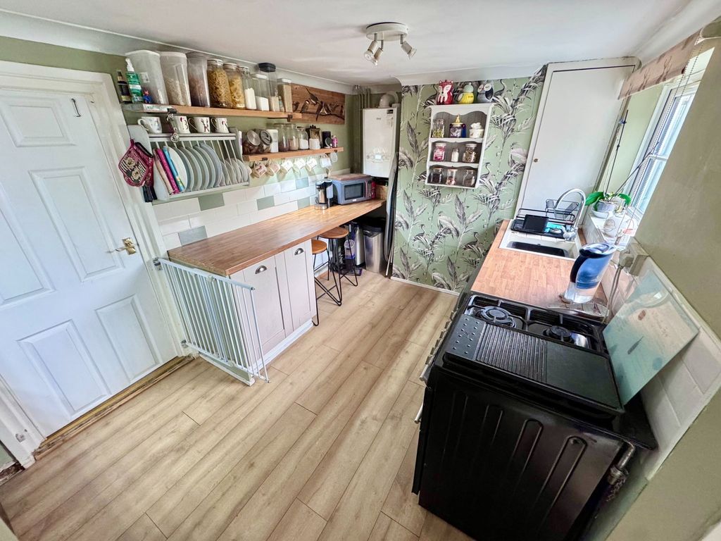 Property photo 3 of 14
