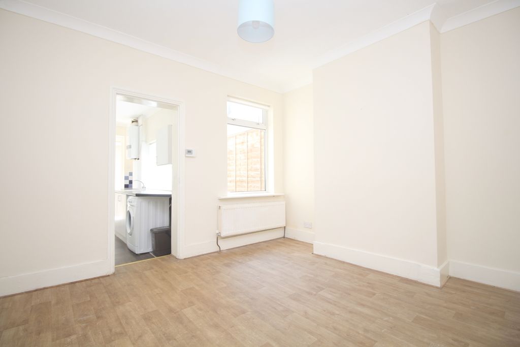 Property photo 2 of 9 Diningroom