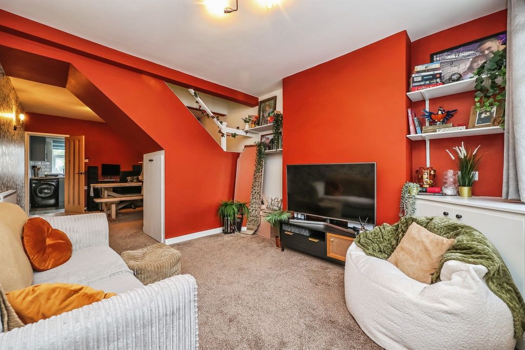 Property photo 3 of 17