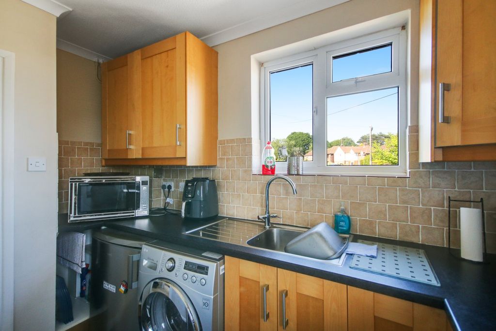 Additional image 11 of 1 bed maisonette for saleElizabeth Crescent, East Grinstead RH19