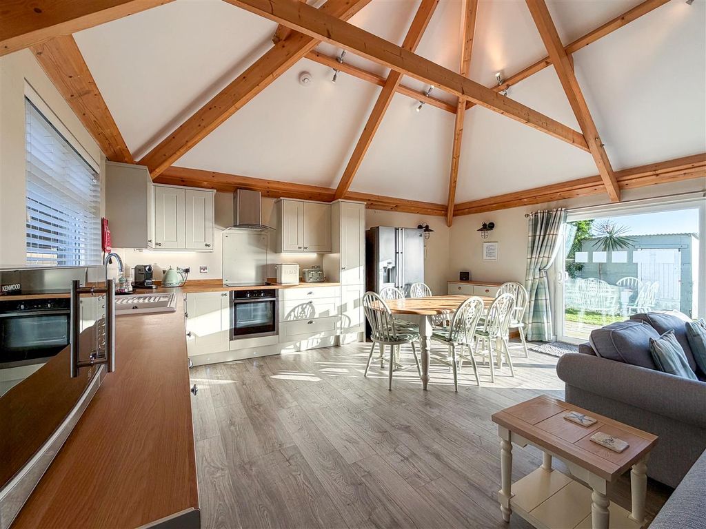 Property photo 3 of 29