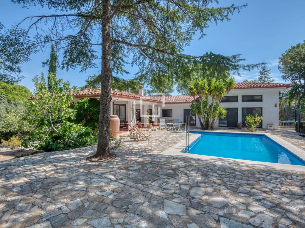 Property photo 2 of 49