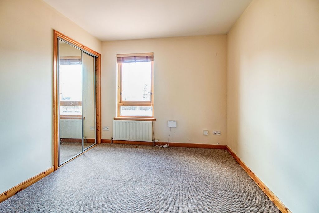 Property photo 3 of 8 Two Double Bedrooms