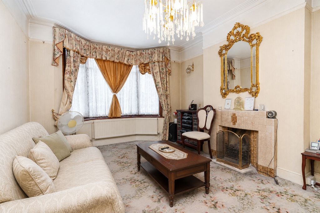 Property photo 1 of 12