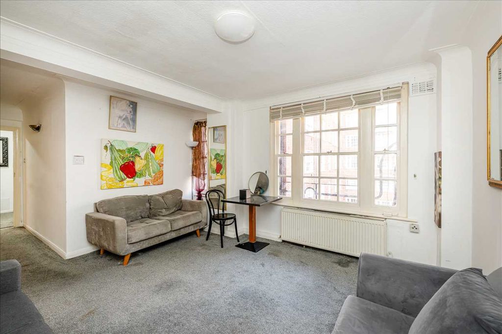 Property photo 2 of 9 Lounge