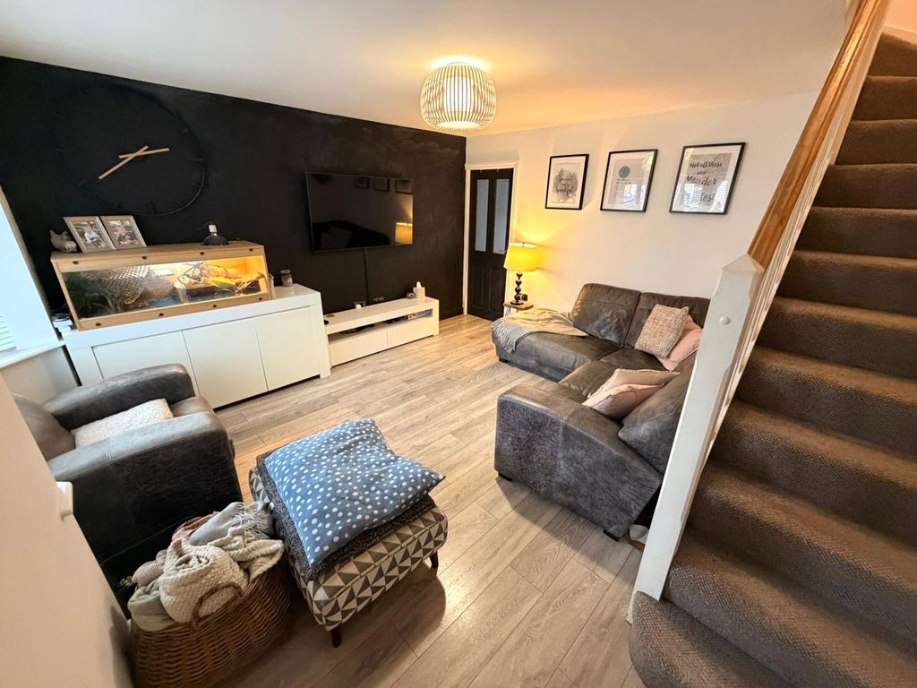 Property photo 2 of 15 Picture No. 12