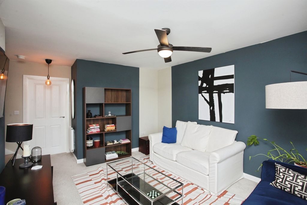 Property photo 2 of 24