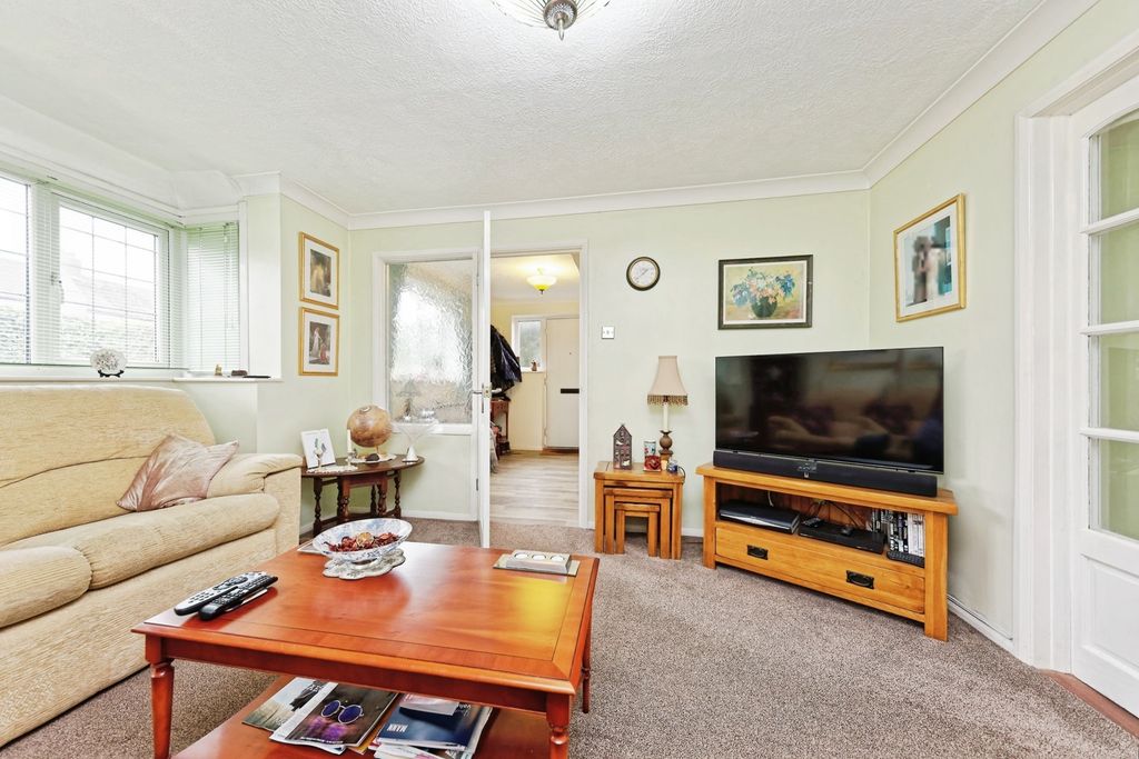 Property photo 3 of 17 Photo