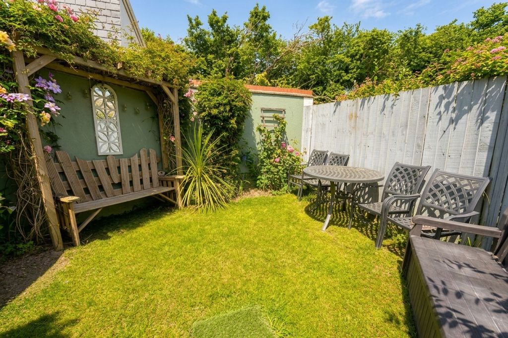 Property photo 3 of 14