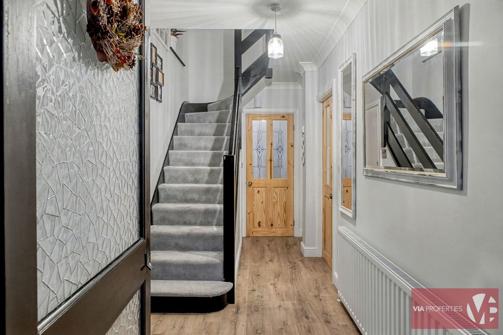 Property photo 3 of 27 Photo 21