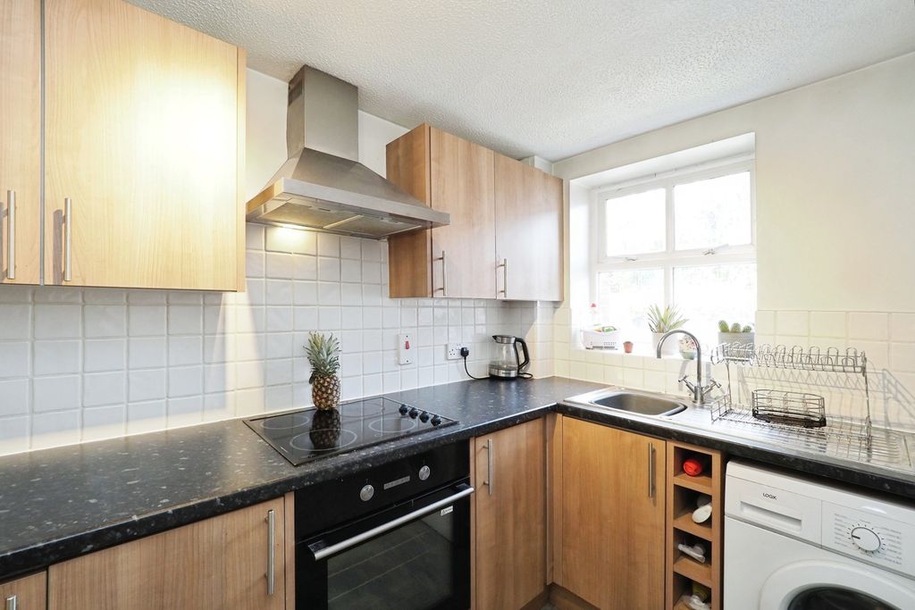 Property photo 2 of 17 Photo