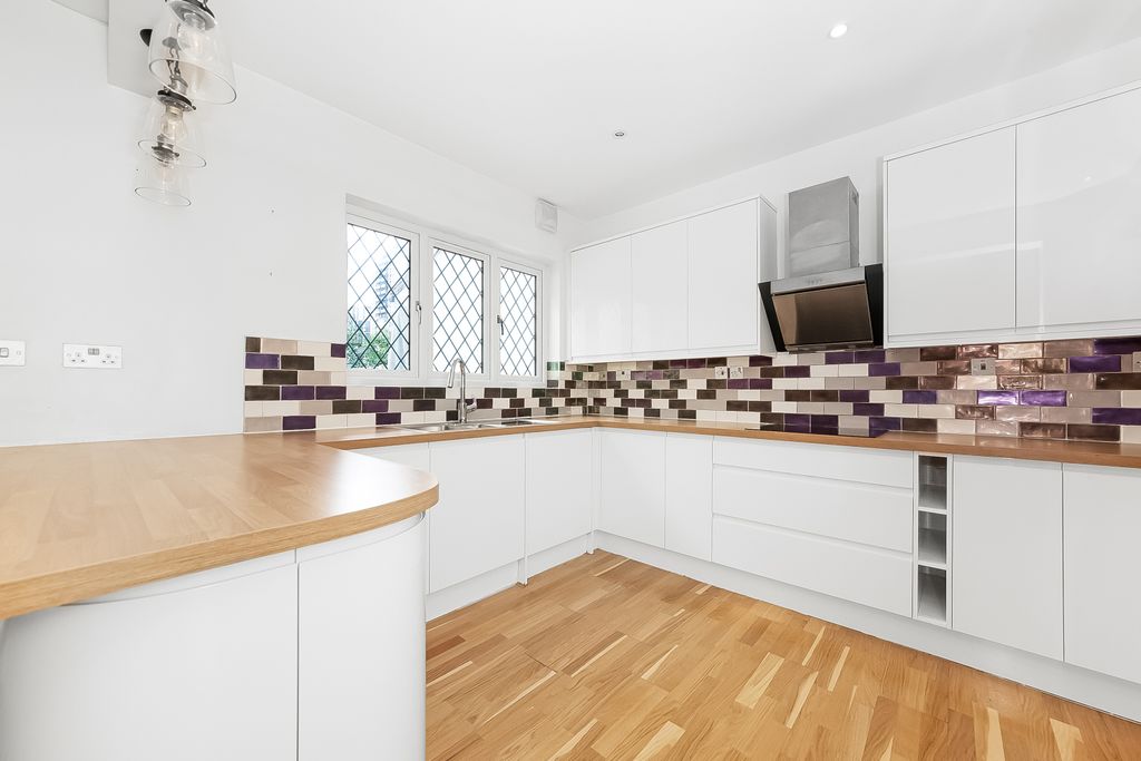 Property photo 1 of 15 1S4A8487-Please-Edit-Out-Reflection
