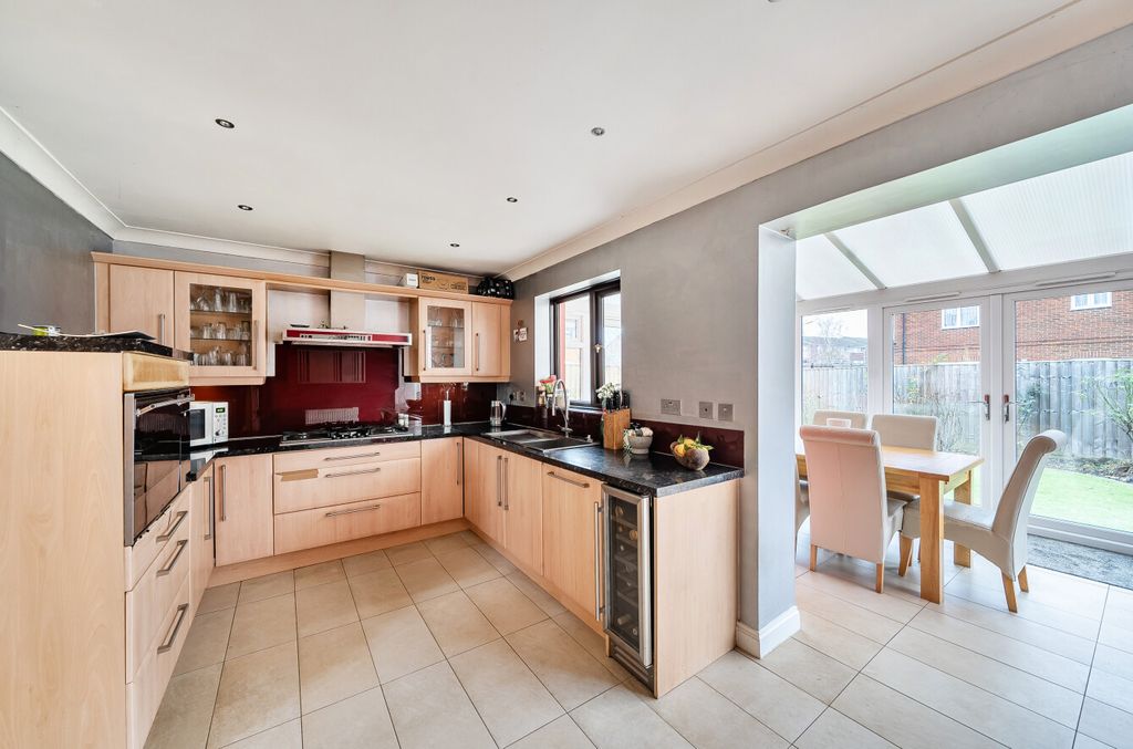 Property photo 3 of 18 Kitchen/Dining Room