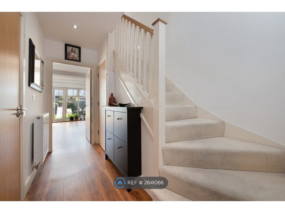 Property photo 3 of 26