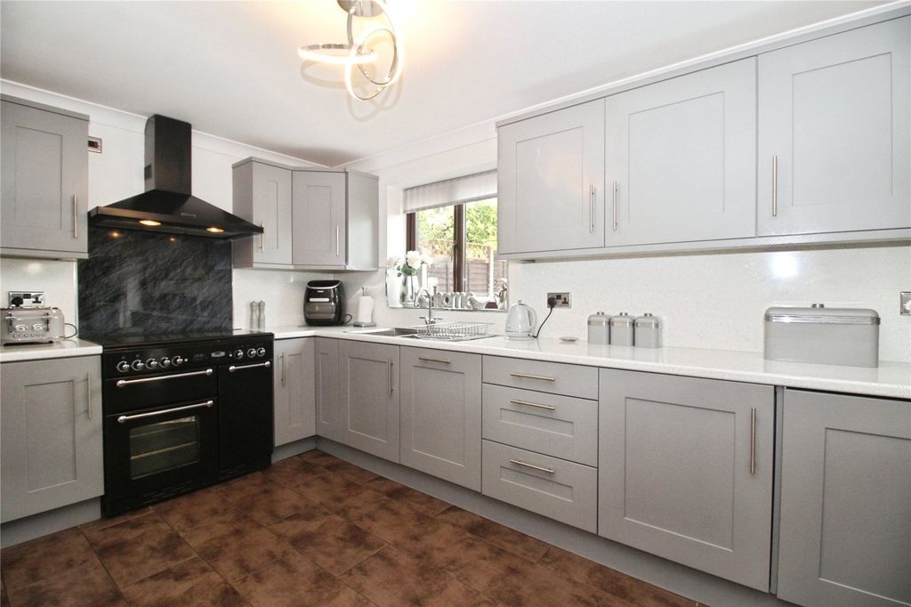 Property photo 3 of 17 Kitchen/Diner