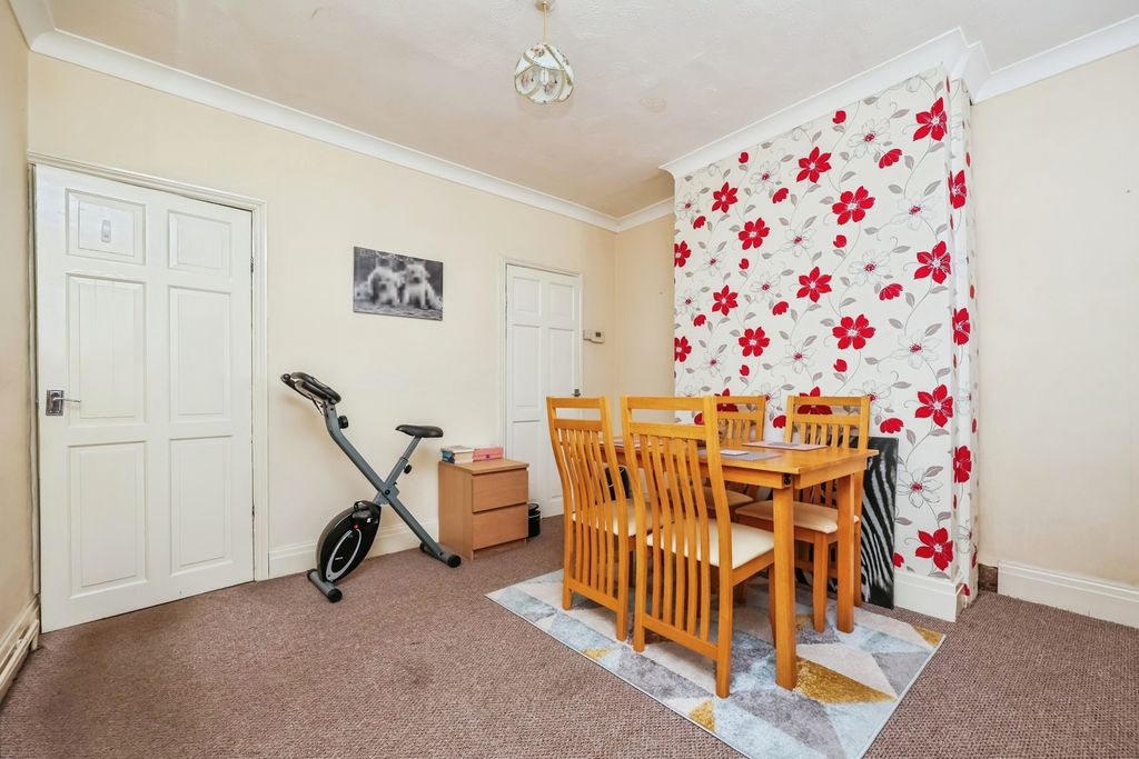Property photo 3 of 15 Pbox-Img.Jpg