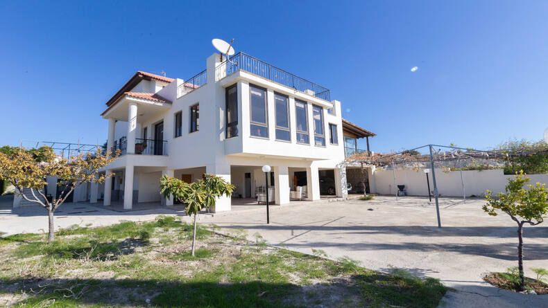 Property photo 1 of 47