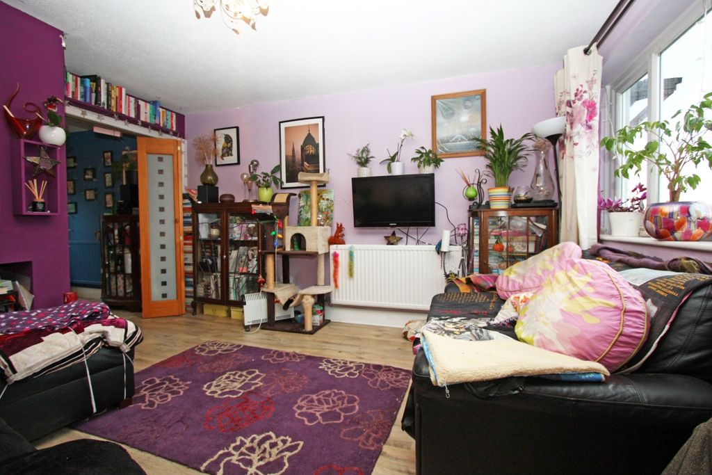 Property photo 3 of 8