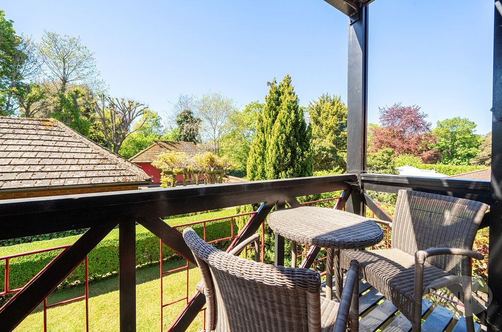 Additional image 10 of 2 bed flat for saleAlbury Road, Guildford, Surrey GU1