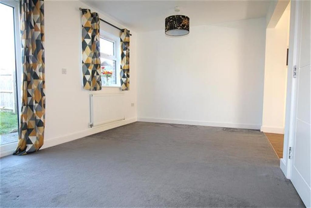 Property photo 2 of 17 (Main)