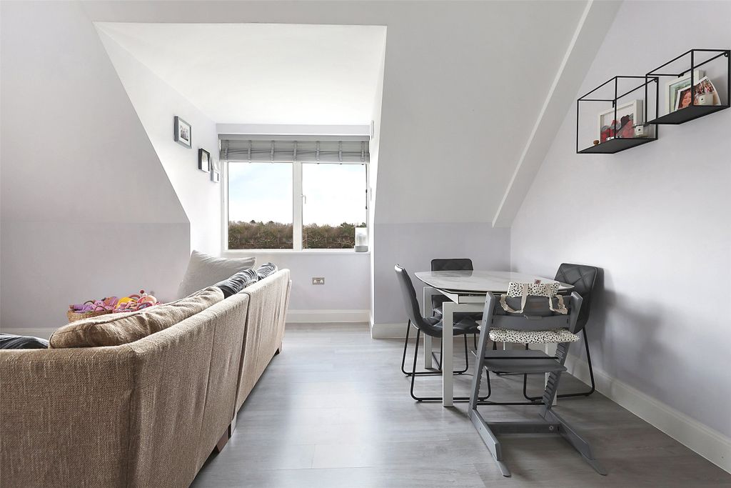 Property photo 3 of 15 Picture No. 14